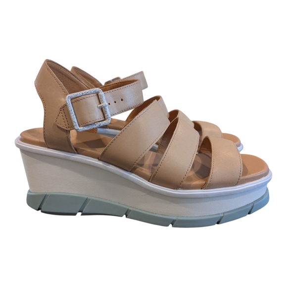 Sorel Shoes - Sorel Beige and White Wedge Sandals